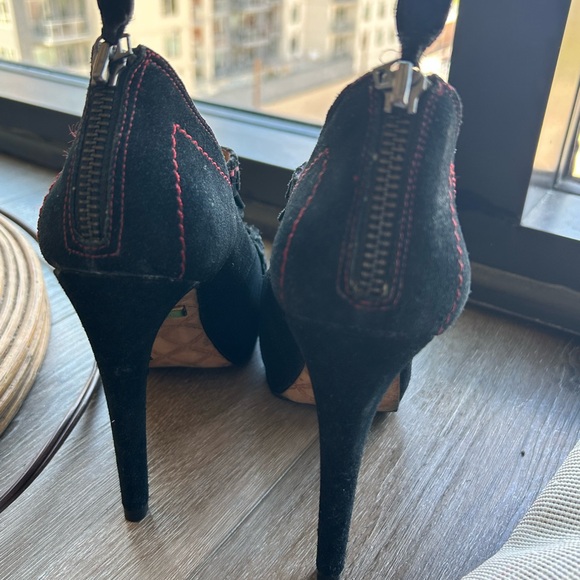 L.A.M.B Black Suede Women's Heels - Picture 8 of 12